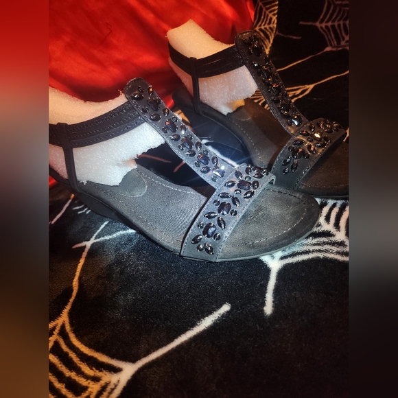 Black Jeweled High Heels - Picture 3 of 9